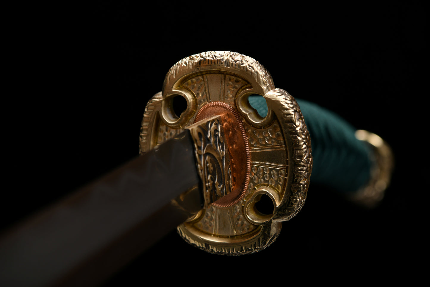 Handmade 41-inch long patterned steel polished blade ta sword - Damascus steel - handle with reverse chrysanthemum ta sword (bright copper fittings) Tashi sword