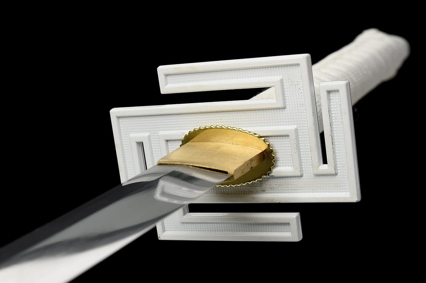 Ichigo Kurosaki, Full Tang 41 inch Cosplay Handmade Katana Sword, 1060 high Carbon Steel Black and White, Very Sharp -anime sword(White)