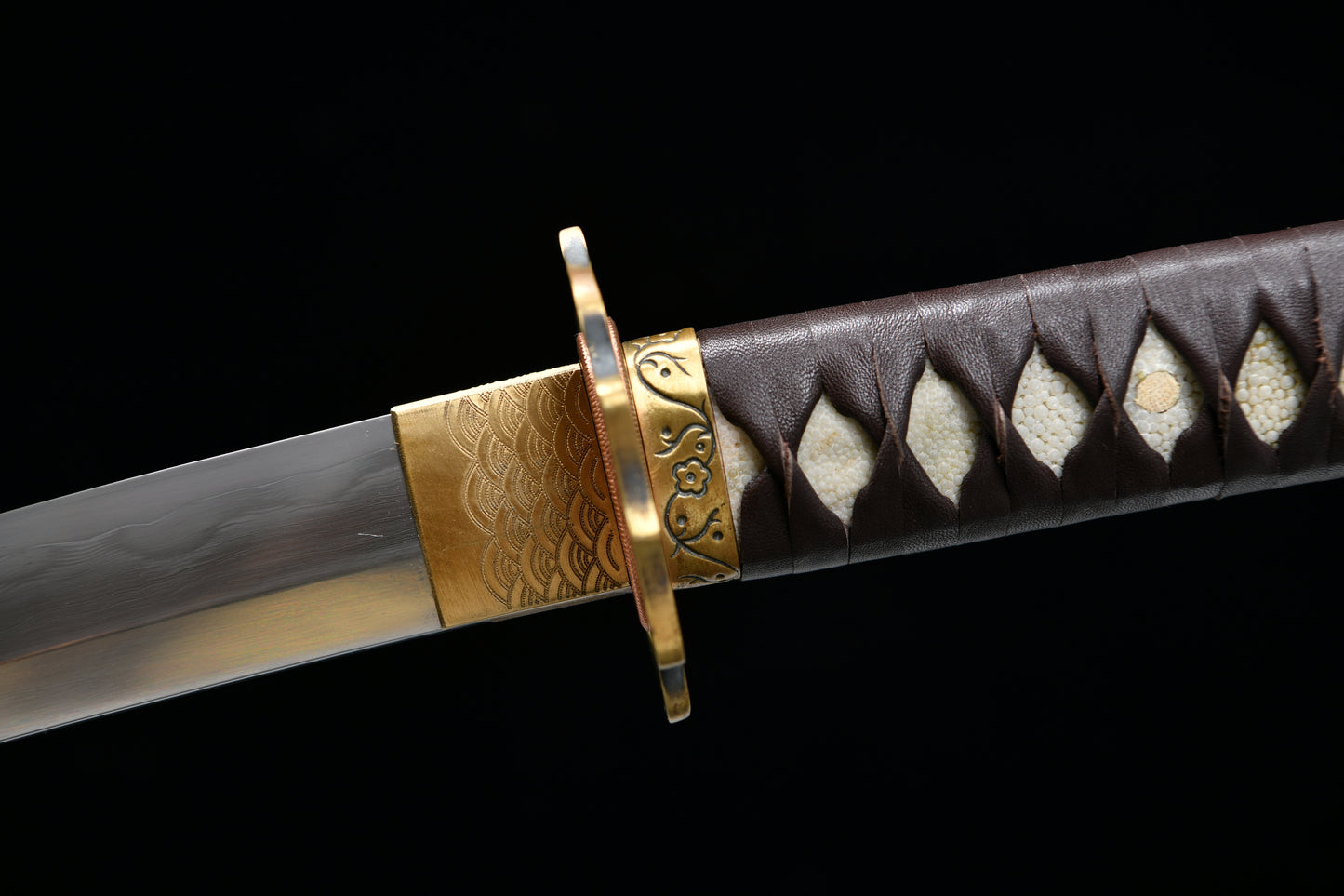 Handmade Long 41-Inch Three-Piece Forged Steel Tachi Samurai Sword — Oda Nobunaga Tachi (Deluxe Edition)